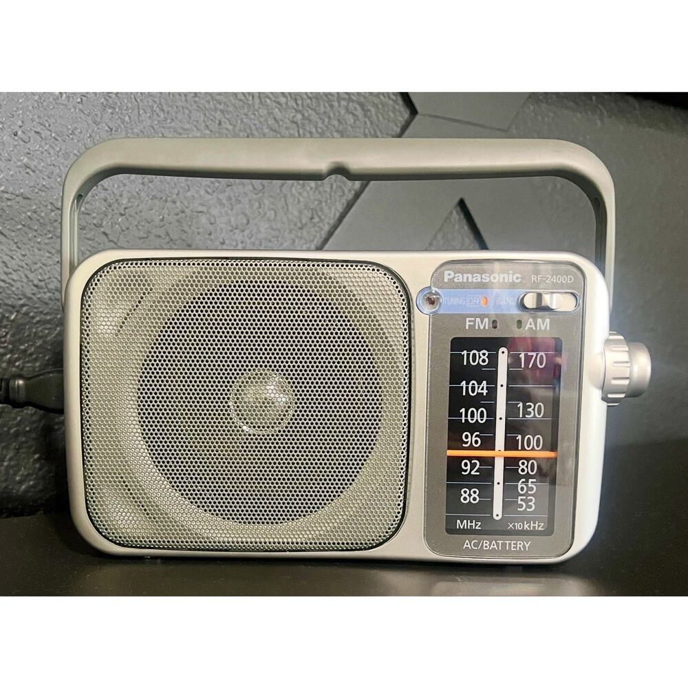 Panasonic RF-2400D Portable AM / FM Radio, Battery Operated Analog Radio